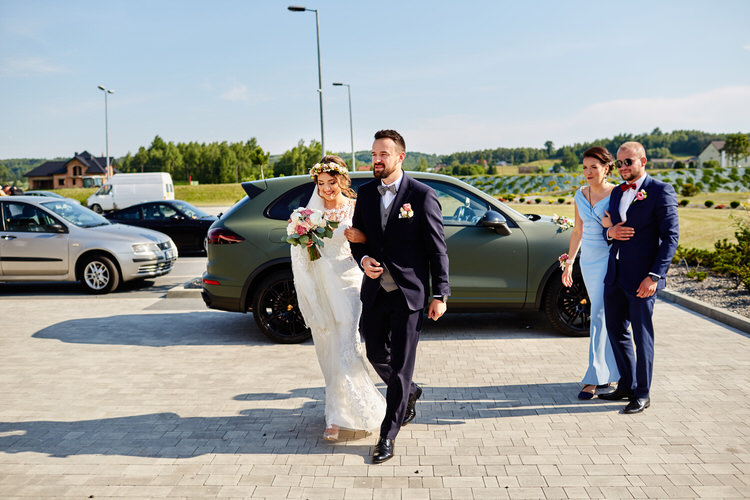 biała przystań przyjazd gości