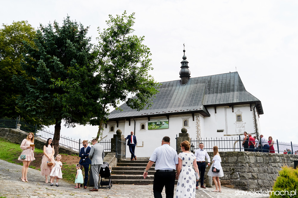 Parafia Świętych Pustelników Andrzeja Świerada i Benedykta piękna msza święta